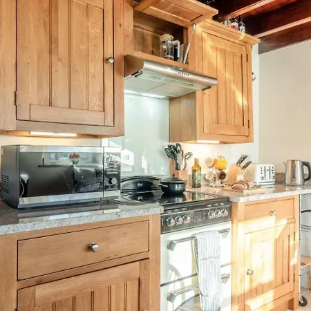 2 Bed In Oc-t34114 *