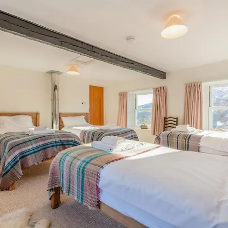 2 Bed In Oc-t34114 Holiday home *