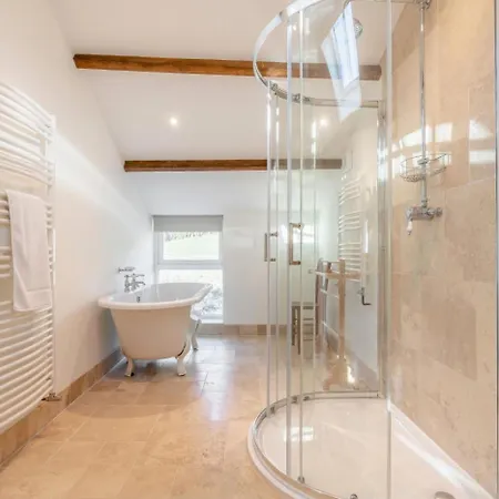 2 Bed In Oc-t34114 Holiday home