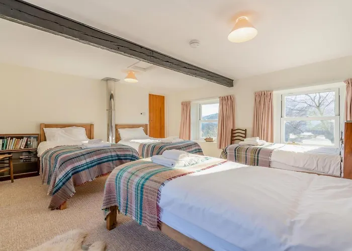 2 Bed In Oc-t34114 Holiday home *